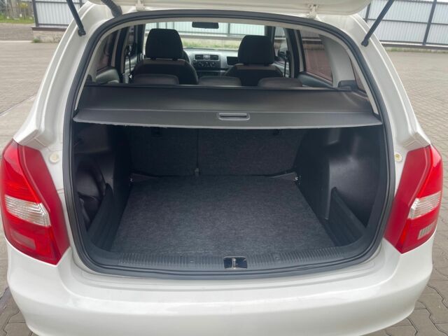 Белый Шкода Фабия, объемом двигателя 0 л и пробегом 248 тыс. км за 4999 $, фото 13 на Automoto.ua