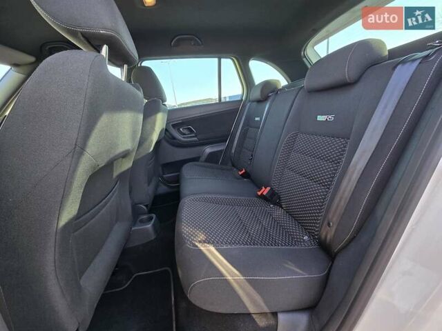 Белый Шкода Фабия, объемом двигателя 1.4 л и пробегом 188 тыс. км за 7950 $, фото 29 на Automoto.ua