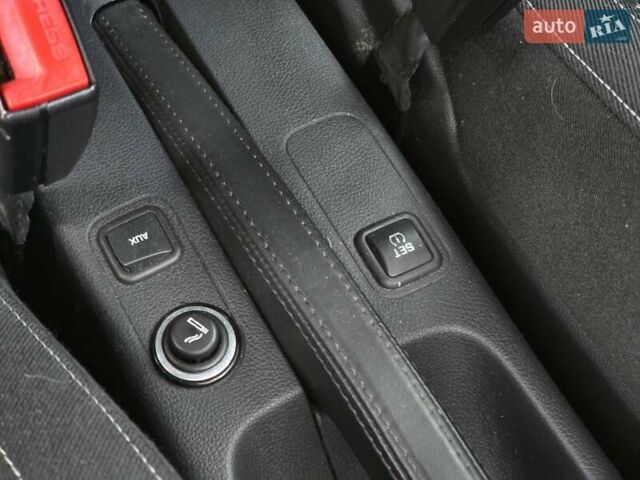 Белый Шкода Фабия, объемом двигателя 1.39 л и пробегом 188 тыс. км за 7850 $, фото 40 на Automoto.ua