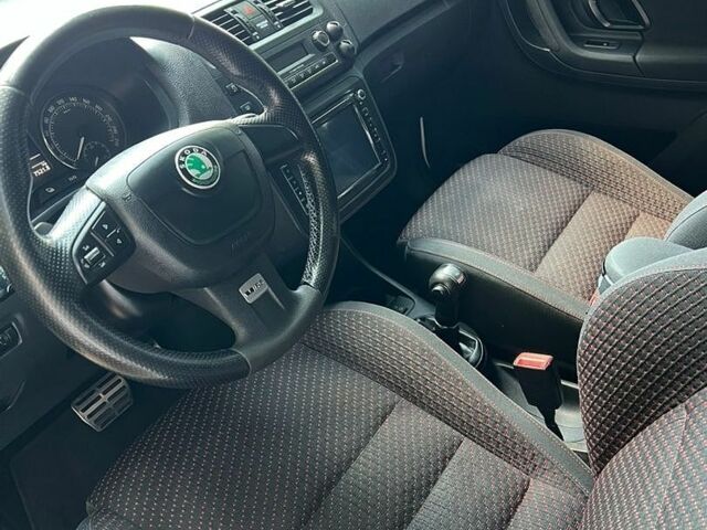 Білий Шкода Фабія, об'ємом двигуна 1.4 л та пробігом 209 тис. км за 7500 $, фото 13 на Automoto.ua