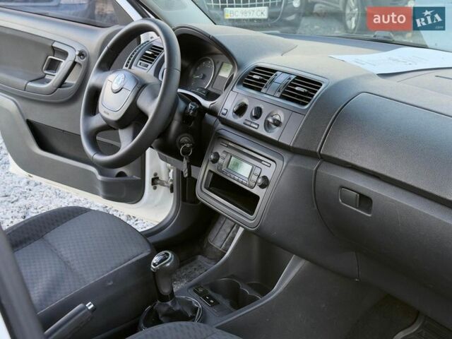 Білий Шкода Фабія, об'ємом двигуна 1.4 л та пробігом 226 тис. км за 5440 $, фото 19 на Automoto.ua