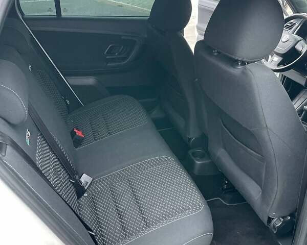 Білий Шкода Фабія, об'ємом двигуна 1.4 л та пробігом 190 тис. км за 8900 $, фото 16 на Automoto.ua