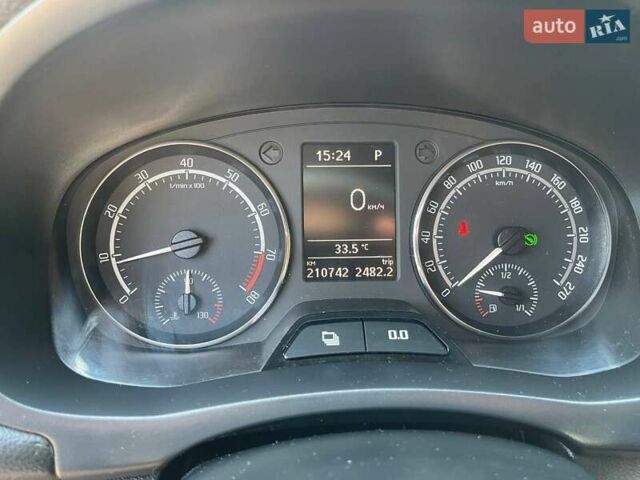 Білий Шкода Фабія, об'ємом двигуна 1.4 л та пробігом 210 тис. км за 7500 $, фото 13 на Automoto.ua
