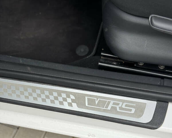 Белый Шкода Фабия, объемом двигателя 1.4 л и пробегом 188 тыс. км за 8350 $, фото 11 на Automoto.ua