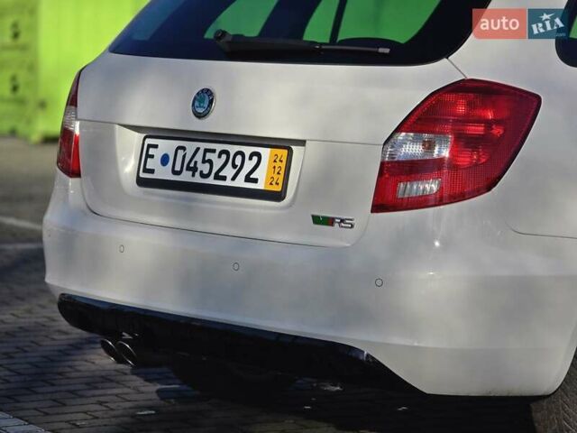 Белый Шкода Фабия, объемом двигателя 1.4 л и пробегом 188 тыс. км за 7950 $, фото 17 на Automoto.ua