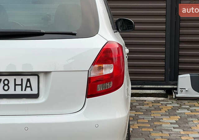 Білий Шкода Фабія, об'ємом двигуна 1.4 л та пробігом 188 тис. км за 7600 $, фото 31 на Automoto.ua
