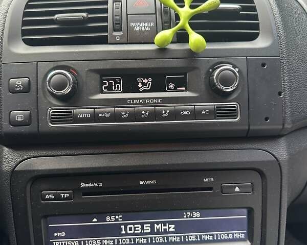 Білий Шкода Фабія, об'ємом двигуна 1.2 л та пробігом 275 тис. км за 5250 $, фото 4 на Automoto.ua
