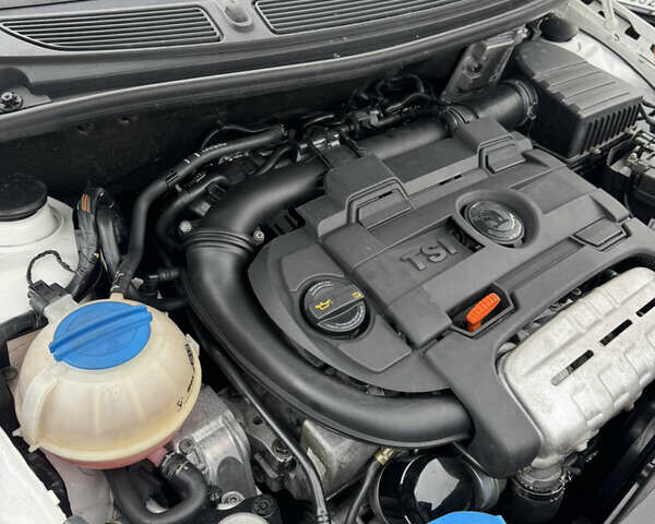 Белый Шкода Фабия, объемом двигателя 1.4 л и пробегом 188 тыс. км за 8350 $, фото 30 на Automoto.ua