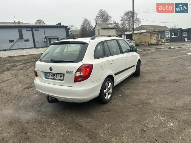 Белый Шкода Фабия, объемом двигателя 1.2 л и пробегом 180 тыс. км за 5500 $, фото 13 на Automoto.ua