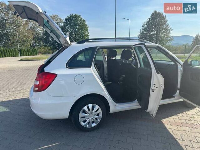 Белый Шкода Фабия, объемом двигателя 1.2 л и пробегом 278 тыс. км за 4450 $, фото 13 на Automoto.ua