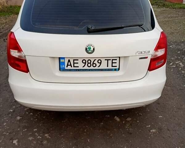 Білий Шкода Фабія, об'ємом двигуна 1.2 л та пробігом 280 тис. км за 5000 $, фото 4 на Automoto.ua