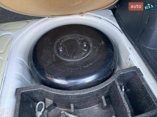 Білий Шкода Фабія, об'ємом двигуна 1.39 л та пробігом 404 тис. км за 5100 $, фото 7 на Automoto.ua