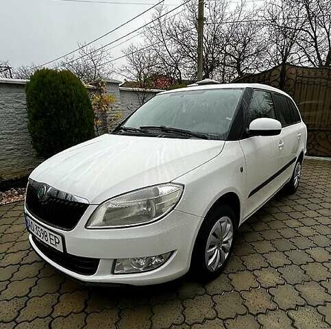 Белый Шкода Фабия, объемом двигателя 1.6 л и пробегом 175 тыс. км за 5800 $, фото 13 на Automoto.ua