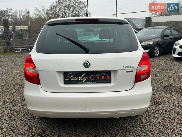 Белый Шкода Фабия, объемом двигателя 1.2 л и пробегом 157 тыс. км за 5500 $, фото 4 на Automoto.ua