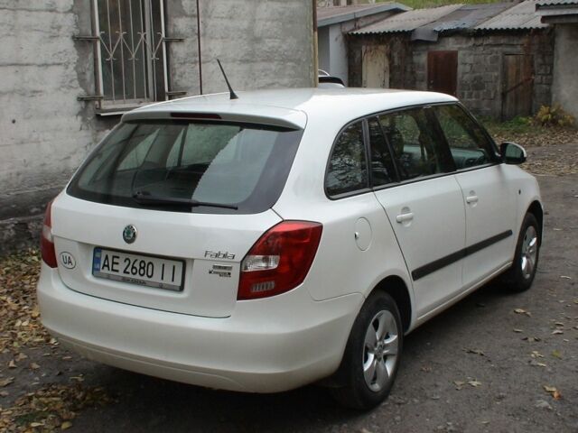 Білий Шкода Фабія, об'ємом двигуна 1.4 л та пробігом 171 тис. км за 5700 $, фото 3 на Automoto.ua