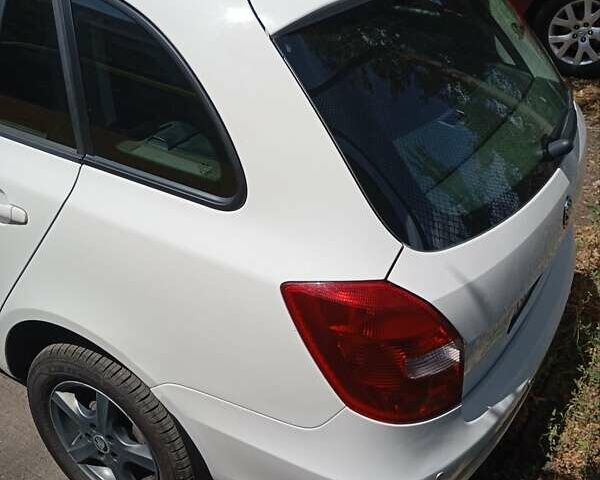 Шкода Фабія 2012 у Києві на Automoto.ua Білий Шкода Фабія, об'ємом двигуна 1.39 л та пробігом 220 тис. км за 5900 $, фото 24 на Automoto.ua