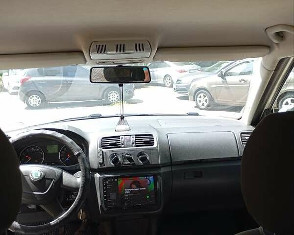 Шкода Фабія 2012 у Києві на Automoto.ua Білий Шкода Фабія, об'ємом двигуна 1.39 л та пробігом 220 тис. км за 5900 $, фото 11 на Automoto.ua
