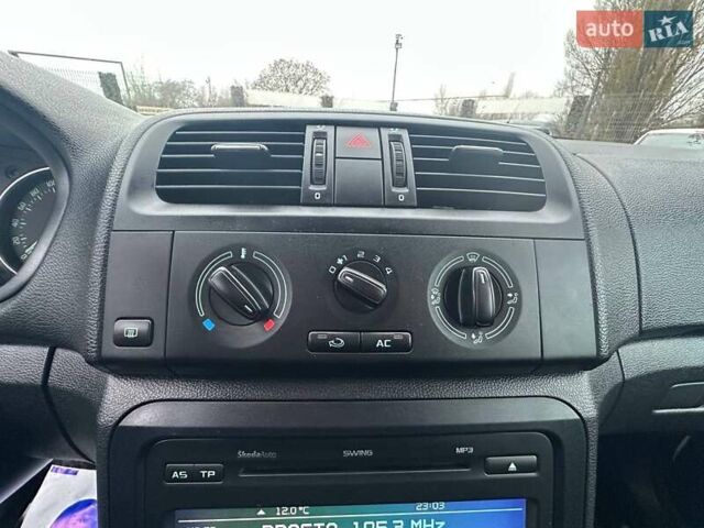 Белый Шкода Фабия, объемом двигателя 1.2 л и пробегом 157 тыс. км за 5500 $, фото 18 на Automoto.ua