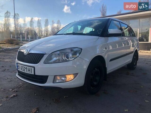 Белый Шкода Фабия, объемом двигателя 1.39 л и пробегом 204 тыс. км за 5500 $, фото 3 на Automoto.ua