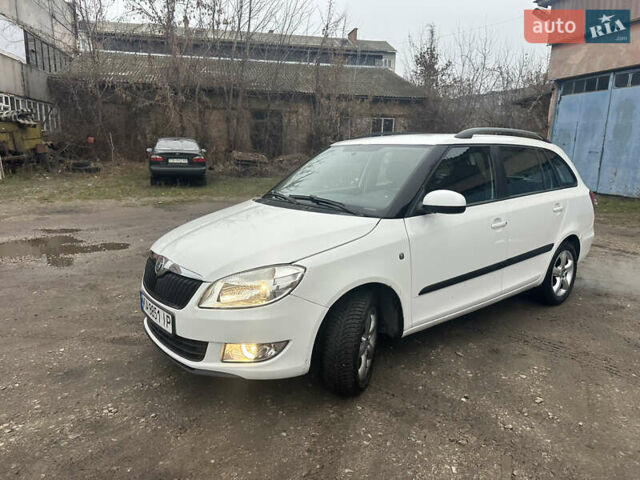 Белый Шкода Фабия, объемом двигателя 1.2 л и пробегом 180 тыс. км за 5500 $, фото 22 на Automoto.ua