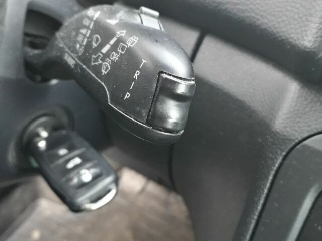 Білий Шкода Фабія, об'ємом двигуна 1.6 л та пробігом 198 тис. км за 6000 $, фото 6 на Automoto.ua