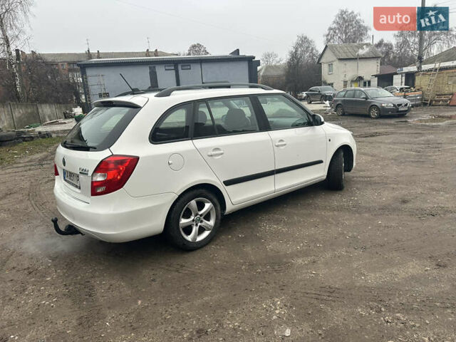Белый Шкода Фабия, объемом двигателя 1.2 л и пробегом 180 тыс. км за 5500 $, фото 11 на Automoto.ua