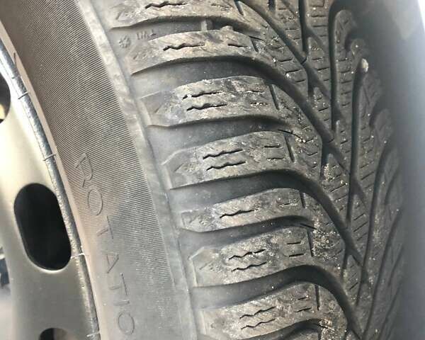 Белый Шкода Фабия, объемом двигателя 1.39 л и пробегом 204 тыс. км за 5500 $, фото 9 на Automoto.ua