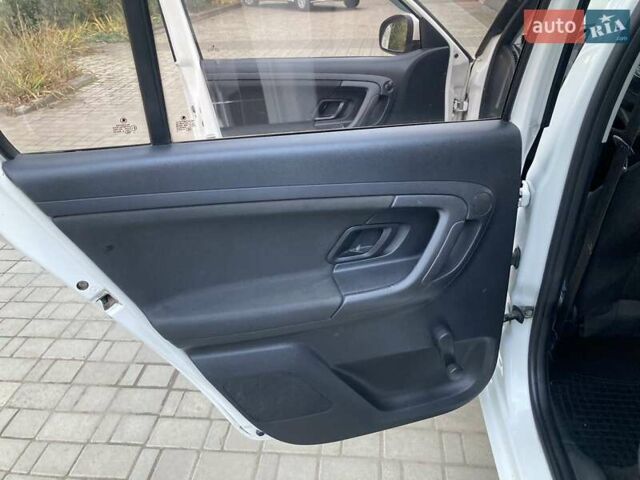 Білий Шкода Фабія, об'ємом двигуна 1.39 л та пробігом 404 тис. км за 5100 $, фото 12 на Automoto.ua