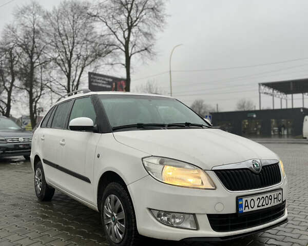 Белый Шкода Фабия, объемом двигателя 1.2 л и пробегом 179 тыс. км за 4599 $, фото 10 на Automoto.ua