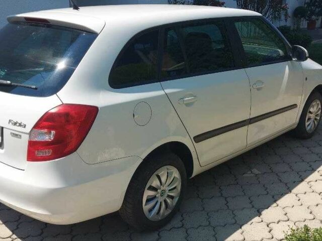 Белый Шкода Фабия, объемом двигателя 1.6 л и пробегом 999 тыс. км за 6000 $, фото 3 на Automoto.ua