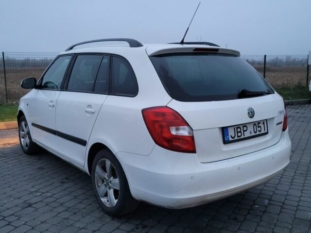 Белый Шкода Фабия, объемом двигателя 1.2 л и пробегом 270 тыс. км за 2899 $, фото 3 на Automoto.ua