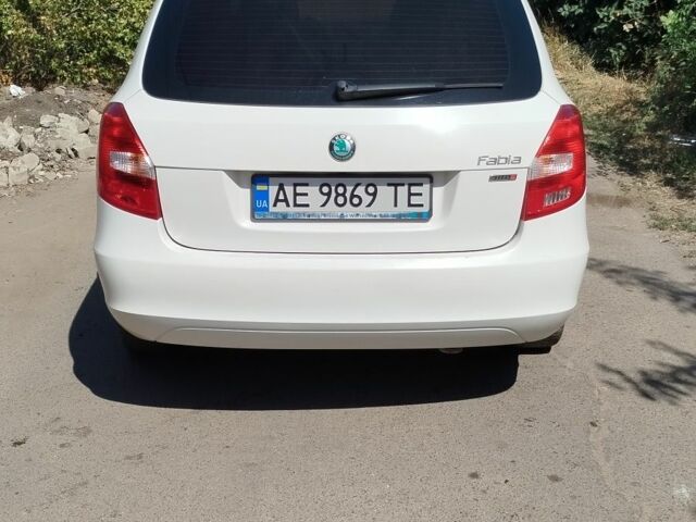 Білий Шкода Фабія, об'ємом двигуна 1.2 л та пробігом 285 тис. км за 4800 $, фото 1 на Automoto.ua