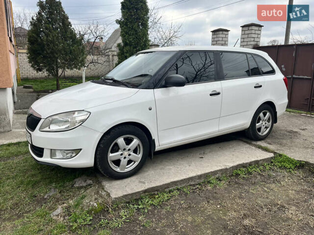 Білий Шкода Фабія, об'ємом двигуна 1.6 л та пробігом 231 тис. км за 6400 $, фото 6 на Automoto.ua