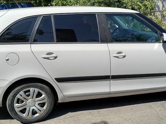 Білий Шкода Фабія, об'ємом двигуна 1.2 л та пробігом 285 тис. км за 4800 $, фото 3 на Automoto.ua