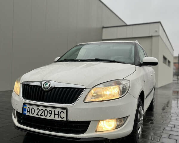 Белый Шкода Фабия, объемом двигателя 1.2 л и пробегом 179 тыс. км за 4599 $, фото 9 на Automoto.ua