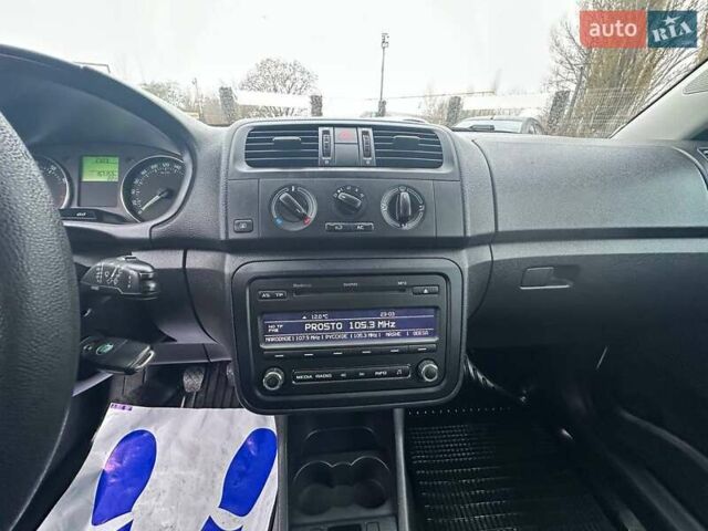 Белый Шкода Фабия, объемом двигателя 1.2 л и пробегом 157 тыс. км за 5500 $, фото 17 на Automoto.ua