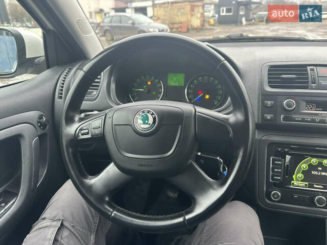 Белый Шкода Фабия, объемом двигателя 1.2 л и пробегом 180 тыс. км за 5500 $, фото 31 на Automoto.ua