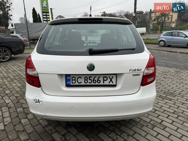 Белый Шкода Фабия, объемом двигателя 1.2 л и пробегом 261 тыс. км за 4350 $, фото 5 на Automoto.ua