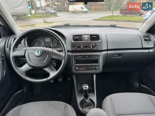 Белый Шкода Фабия, объемом двигателя 1.2 л и пробегом 261 тыс. км за 4350 $, фото 11 на Automoto.ua