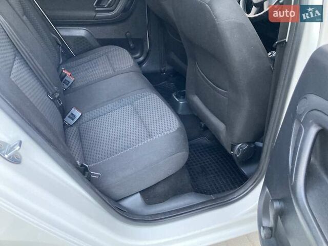 Білий Шкода Фабія, об'ємом двигуна 1.39 л та пробігом 404 тис. км за 5100 $, фото 5 на Automoto.ua