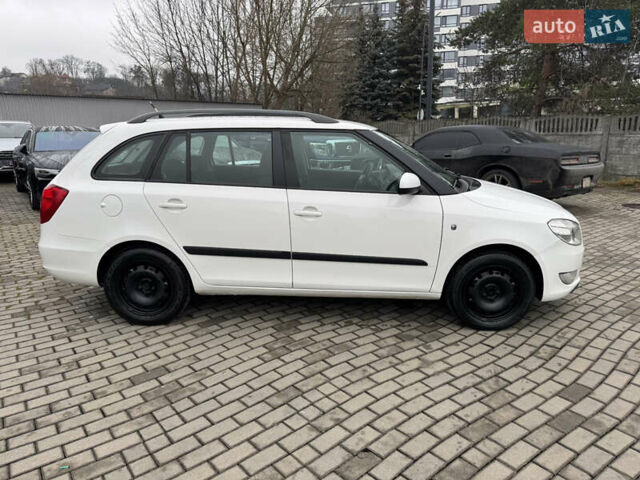 Белый Шкода Фабия, объемом двигателя 1.2 л и пробегом 261 тыс. км за 4350 $, фото 3 на Automoto.ua