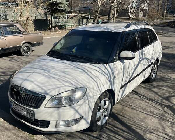 Білий Шкода Фабія, об'ємом двигуна 1.2 л та пробігом 207 тис. км за 4350 $, фото 4 на Automoto.ua