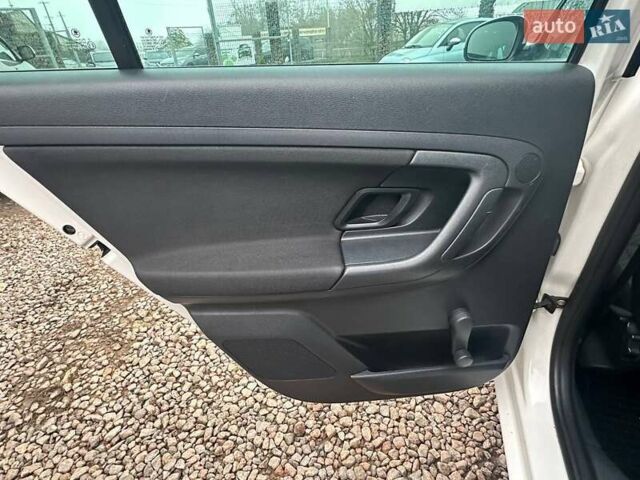 Белый Шкода Фабия, объемом двигателя 1.2 л и пробегом 157 тыс. км за 5500 $, фото 21 на Automoto.ua