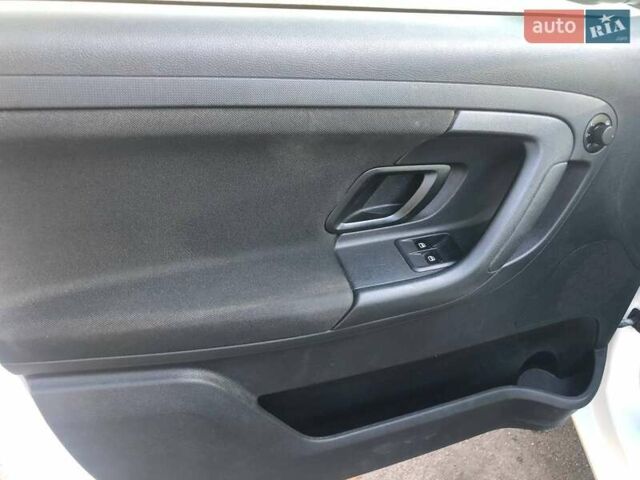 Белый Шкода Фабия, объемом двигателя 1.39 л и пробегом 204 тыс. км за 5500 $, фото 5 на Automoto.ua