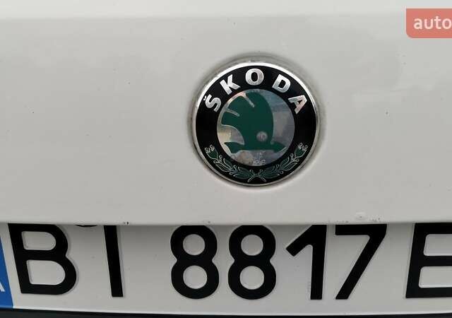 Белый Шкода Фабия, объемом двигателя 1.2 л и пробегом 206 тыс. км за 5700 $, фото 17 на Automoto.ua
