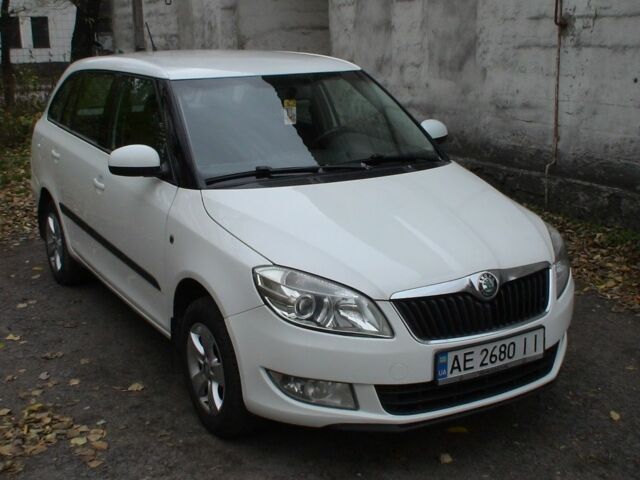 Білий Шкода Фабія, об'ємом двигуна 1.4 л та пробігом 171 тис. км за 5700 $, фото 2 на Automoto.ua