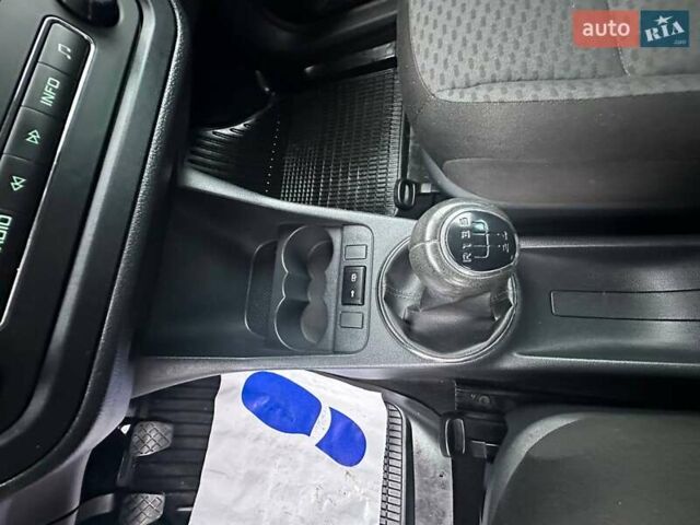 Белый Шкода Фабия, объемом двигателя 1.2 л и пробегом 157 тыс. км за 5500 $, фото 19 на Automoto.ua