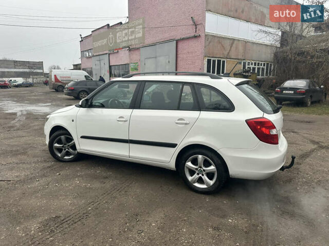 Белый Шкода Фабия, объемом двигателя 1.2 л и пробегом 180 тыс. км за 5500 $, фото 16 на Automoto.ua