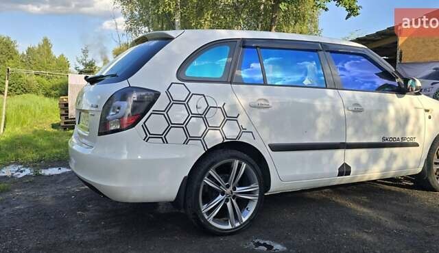 Білий Шкода Фабія, об'ємом двигуна 1.6 л та пробігом 230 тис. км за 7500 $, фото 7 на Automoto.ua