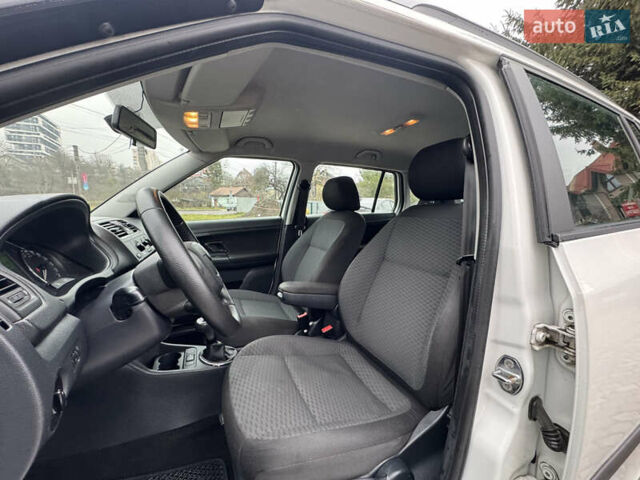 Белый Шкода Фабия, объемом двигателя 1.2 л и пробегом 261 тыс. км за 4350 $, фото 8 на Automoto.ua